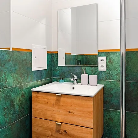 Quiet In The Old Town 아파트