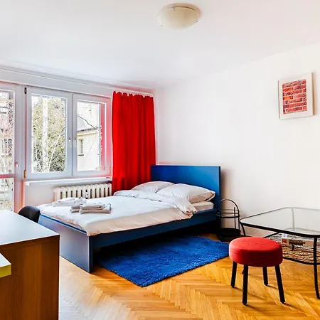 Quiet In The Old Town *